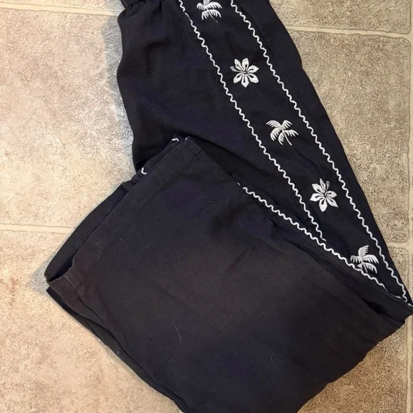Billabong Black Wide Leg Pants with White Embroidery - Picture 2 of 4